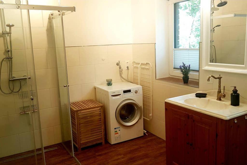 Klein-Tjuecher-Grashaus 4 Upgant-Schott ภายนอก รูปภาพ